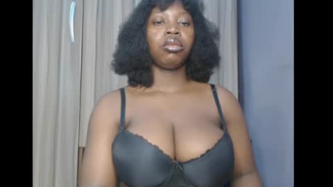 Snapshot of ebonyx_dripqueen chatting on 04/18/26, 07:34 Loveth online show from 04/18/26, 07:34