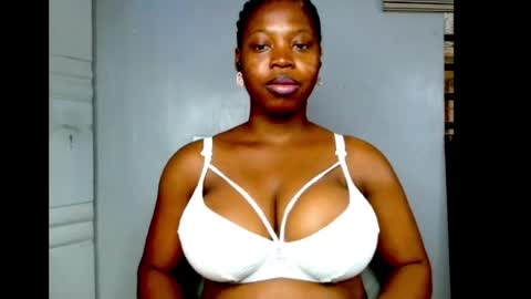 Snapshot of ebonyx_dripqueen chatting on 05/22/26, 06:42 Loveth online show from 05/22/26, 06:42