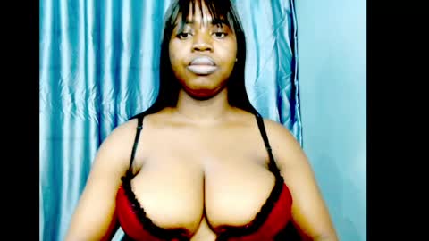 Snapshot of ebonyx_dripqueen chatting on 07/12/26, 01:46 Loveth online show from 07/12/26, 01:46