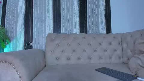 ebonyy_petite_69 online show from 02/18/26, 08:49