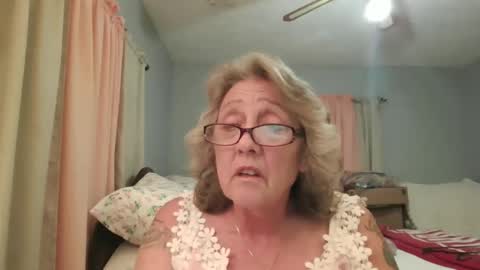 Lovebug1960 online show from 03/25/26, 01:44