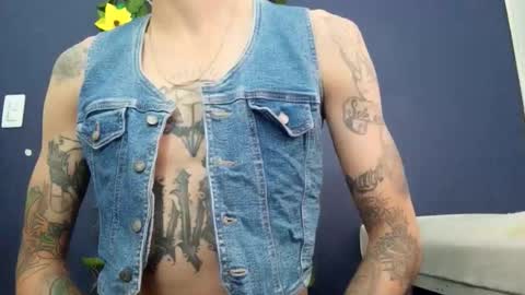 Snapshot of ed_big_cock chatting on 09/25/25, 05:27 Edd Gallego online show from 09/25/25, 05:27