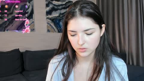 Snapshot of edabayse chatting on 12/14/24, 03:15 Viola online show from 12/14/24, 03:15