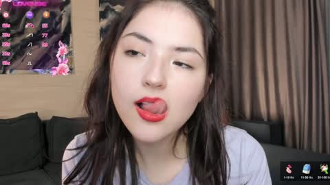 Snapshot of edabayse chatting on 12/15/24, 02:05 Viola online show from 12/15/24, 02:05