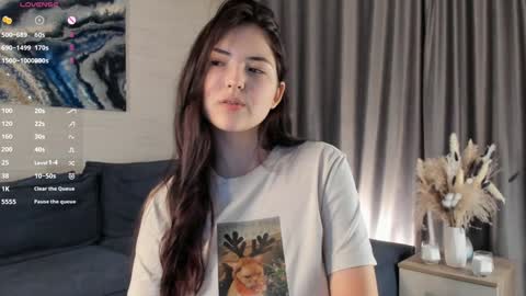 Snapshot of edabayse chatting on 12/23/24, 02:28 Viola online show from 12/23/24, 02:28