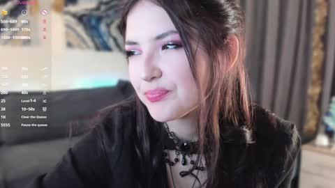 Snapshot of edabayse chatting on 12/29/24, 05:01 Viola online show from 12/29/24, 05:01