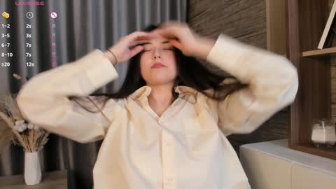 Snapshot of edabayse chatting on 02/05/25, 01:11 Viola online show from 02/05/25, 01:11