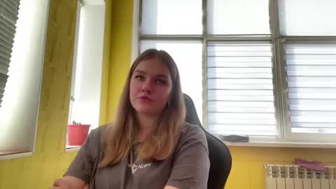 Mia online show from 02/27/26, 11:54