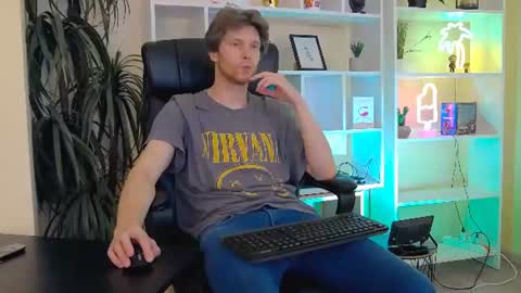 Snapshot of eddie_baker chatting on 07/15/26, 08:36 eddie_baker online show from 07/15/26, 08:36