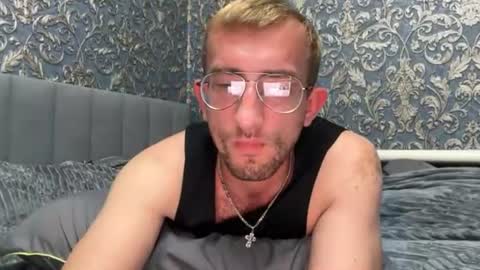 Snapshot of eddy_1994 chatting on 07/10/26, 01:14 eddy_1994 online show from 07/10/26, 01:14