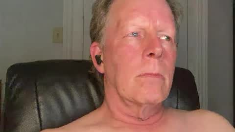 Snapshot of eddygl1968 chatting on 06/19/26, 02:05 Eddy online show from 06/19/26, 02:05