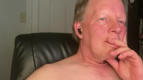 Snapshot of eddygl1968 chatting on 06/27/26, 02:49 Eddy online show from 06/27/26, 02:49