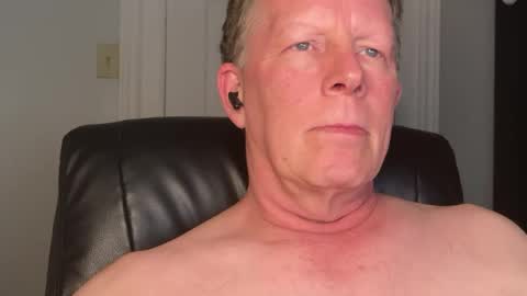 Snapshot of eddygl1968 chatting on 07/17/26, 02:18 Eddy online show from 07/17/26, 02:18