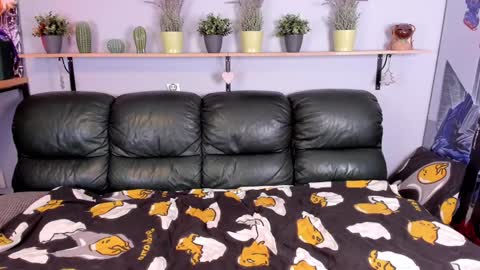 Snapshot of edgar_luck chatting on 01/19/25, 05:15 Edgar online show from 01/19/25, 05:15