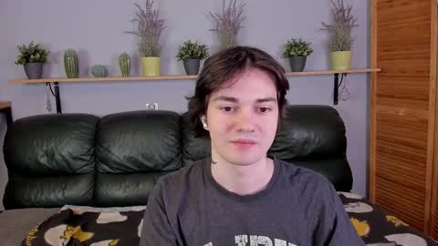 Snapshot of edgar_luck chatting on 10/22/25, 02:34 Edgar online show from 10/22/25, 02:34