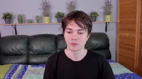 Snapshot of edgar_luck chatting on 11/05/25, 12:10 Edgar online show from 11/05/25, 12:10