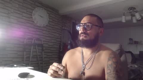 edgarram83 online show from 10/11/25, 08:46