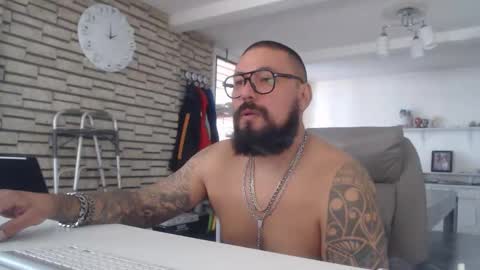 edgarram83 online show from 10/30/25, 07:58