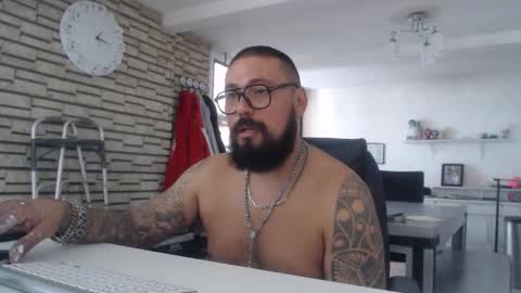 edgarram83 online show from 11/04/25, 07:13