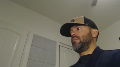 Snapshot of edge_masters chatting on 12/22/24, 02:49 EdgeM online show from 12/22/24, 02:49