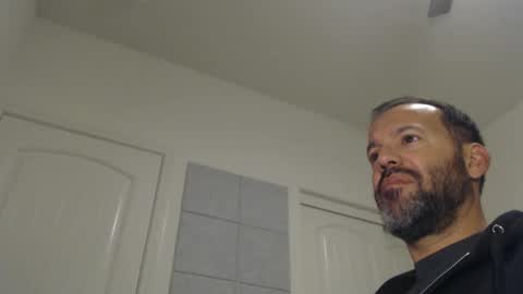 Snapshot of edge_masters chatting on 12/23/24, 04:01 EdgeM online show from 12/23/24, 04:01