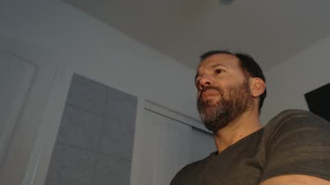 Snapshot of edge_masters chatting on 02/02/25, 01:02 EdgeM online show from 02/02/25, 01:02