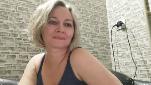 edithmanning online show from 01/02/25, 01:51