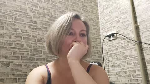 edithmanning online show from 01/06/25, 02:25