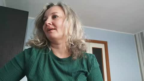 Snapshot of edithmanning chatting on 04/25/26, 06:49 edithmanning online show from 04/25/26, 06:49