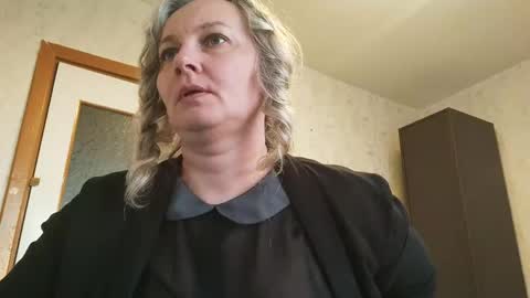 Snapshot of edithmanning chatting on 05/05/26, 05:21 edithmanning online show from 05/05/26, 05:21