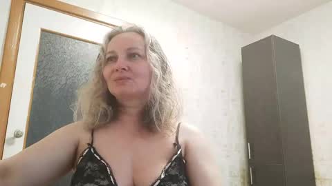 Snapshot of edithmanning chatting on 05/17/26, 05:20 edithmanning online show from 05/17/26, 05:20