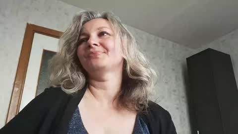 Snapshot of edithmanning chatting on 06/02/26, 07:43 edithmanning online show from 06/02/26, 07:43