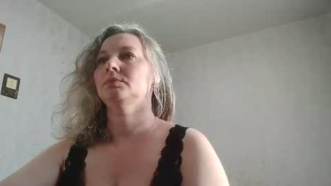 Snapshot of edithmanning chatting on 06/26/26, 05:17 edithmanning online show from 06/26/26, 05:17