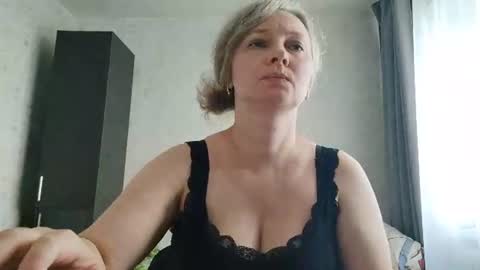 Snapshot of edithmanning chatting on 07/14/26, 10:21 edithmanning online show from 07/14/26, 10:21