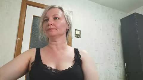 Snapshot of edithmanning chatting on 07/15/26, 05:40 edithmanning online show from 07/15/26, 05:40
