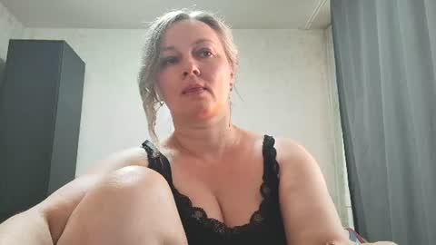 Snapshot of edithmanning chatting on 07/16/26, 05:52 edithmanning online show from 07/16/26, 05:52