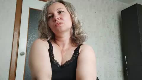 Snapshot of edithmanning chatting on 07/20/26, 06:49 edithmanning online show from 07/20/26, 06:49
