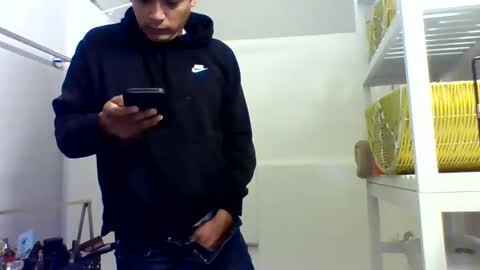 eduardo0084 online show from 12/21/24, 03:20