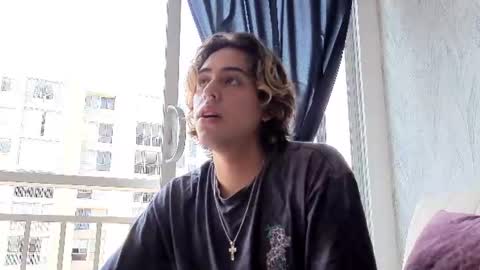 Snapshot of edward_51 chatting on 07/09/26, 12:53 Edward online show from 07/09/26, 12:53