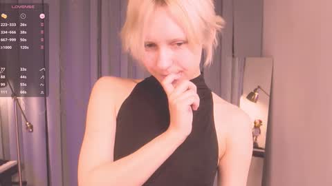 Snapshot of edward_holy chatting on 12/14/24, 06:35 Edward online show from 12/14/24, 06:35