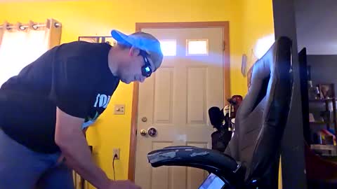 Snapshot of edwardaims_2please chatting on 11/07/25, 03:56 edwardaims_2please online show from 11/07/25, 03:56