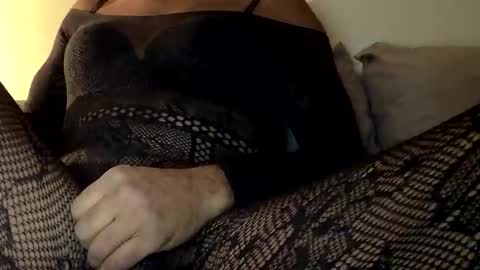 Snapshot of edwardjojo22 chatting on 11/21/25, 02:10 Edwardjojo22 online show from 11/21/25, 02:10