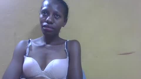 Snapshot of edwige770943 chatting on 04/17/26, 06:22 edwige770943 online show from 04/17/26, 06:22