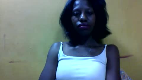 Snapshot of edwige770943 chatting on 04/22/26, 04:48 edwige770943 online show from 04/22/26, 04:48
