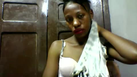 Snapshot of edwige770943 chatting on 05/12/26, 04:31 edwige770943 online show from 05/12/26, 04:31