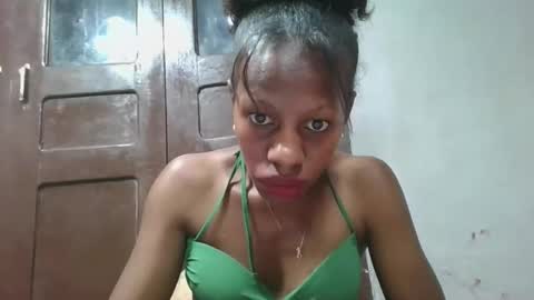 Snapshot of edwige770943 chatting on 05/23/26, 08:40 edwige770943 online show from 05/23/26, 08:40