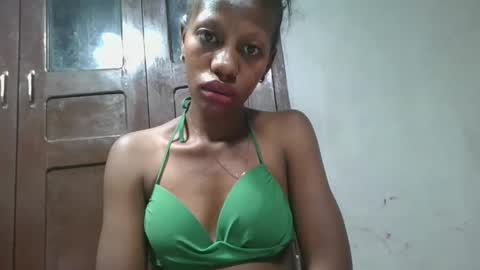 Snapshot of edwige770943 chatting on 05/24/26, 05:01 edwige770943 online show from 05/24/26, 05:01