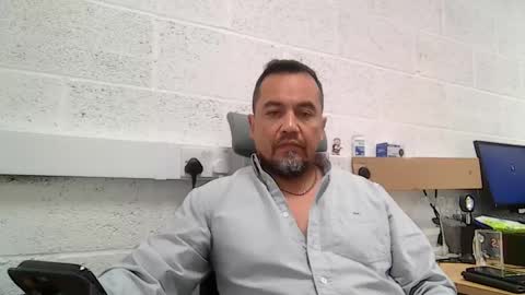 Snapshot of edwill13 chatting on 05/11/26, 03:18 EdM online show from 05/11/26, 03:18