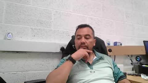 Snapshot of edwill13 chatting on 05/18/26, 02:23 EdM online show from 05/18/26, 02:23