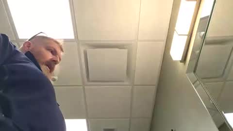 Snapshot of edyja chatting on 12/20/24, 03:31 Eddya online show from 12/20/24, 03:31